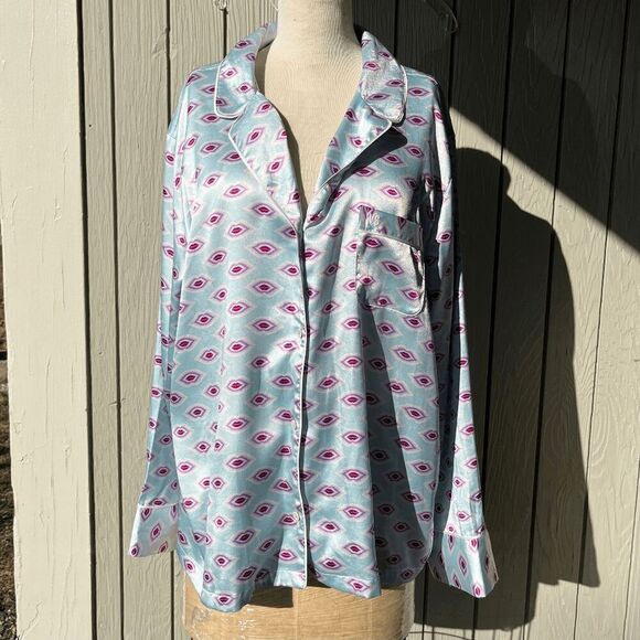 Victoria’s Secret Mod Lip Print Satin Pajama Top XL Light Blue Pink Lips - Picture 3 of 8